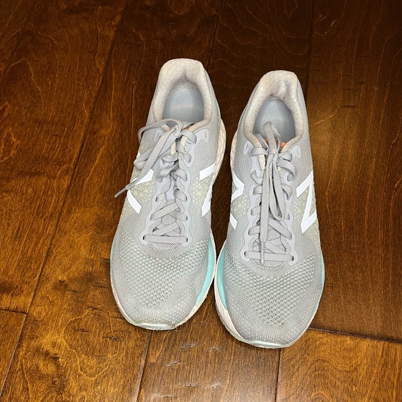 New Balance Womens Fresh Foam 880 V10 Running Shoes Size 9 - Picture 2 of 10